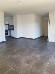For rent Vernaison 4 rooms 82 m2 Rhone (69390) photo 1