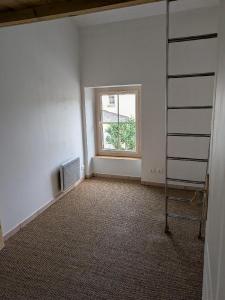 For sale 4 rooms 68 m2 Deux sevres (79270) photo 3