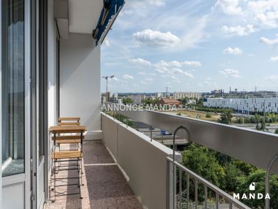 For rent Lyon-8eme-arrondissement 6 rooms 9 m2 Rhone (69008) photo 1