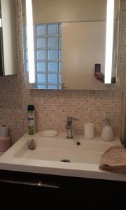 For rent Bordeaux 1 room 25 m2 Gironde (33300) photo 2