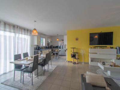 For sale Vierzon 5 rooms 92 m2 Cher (18100) photo 2