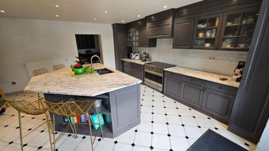For sale Houdan 8 rooms 198 m2 Yvelines (78550) photo 4