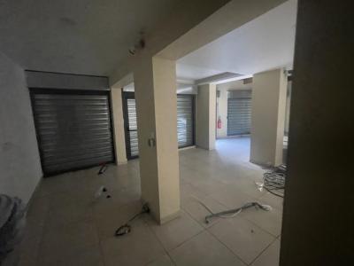 Louer Local commercial Saint-denis 44400 euros