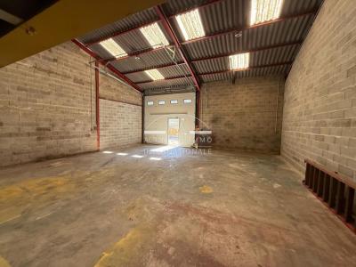 Louer Commerce Saint-martin-de-crau 14976 euros