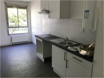 For rent Toulouse 3 rooms 74 m2 Haute garonne (31500) photo 2