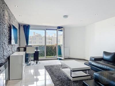 For sale Lyon-7eme-arrondissement 3 rooms 79 m2 Rhone (69007) photo 2