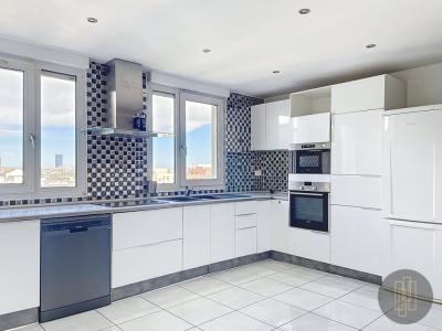 For sale Lyon-7eme-arrondissement 3 rooms 79 m2 Rhone (69007) photo 3