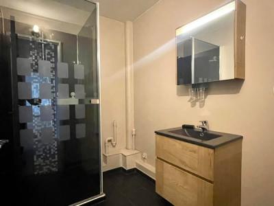 For rent Paris-20eme-arrondissement 2 rooms 43 m2 Paris (75020) photo 4