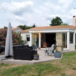 For sale Bouaye 8 rooms 179 m2 Loire atlantique (44830) photo 2