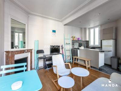 For rent Paris-18eme-arrondissement 2 rooms 37 m2 Paris (75018) photo 1