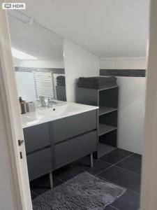 For sale Vannes 4 rooms 92 m2 Morbihan (56000) photo 4