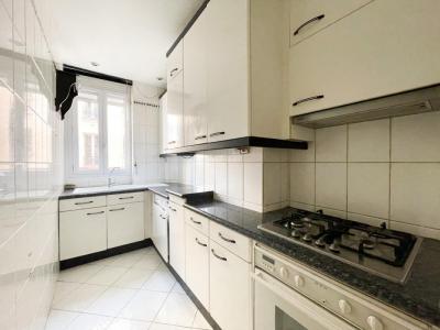 For sale Paris-18eme-arrondissement 4 rooms 72 m2 Paris (75018) photo 2
