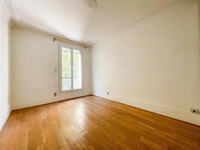 For sale Paris-18eme-arrondissement 4 rooms 72 m2 Paris (75018) photo 4
