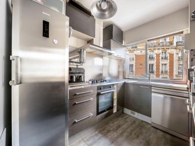 For sale Paris-18eme-arrondissement 3 rooms 61 m2 Paris (75018) photo 3