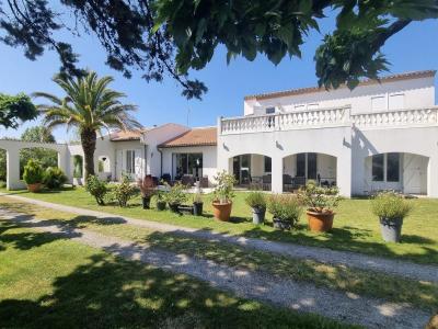 For sale Gujan-mestras 6 rooms 208 m2 Gironde (33470) photo 0
