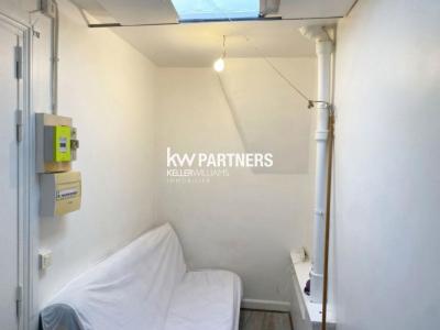 For sale Paris-17eme-arrondissement 1 room 9 m2 Paris (75017) photo 2