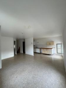 For rent Saint-bonnet-de-valclerieux 63 m2 Drome (26350) photo 3