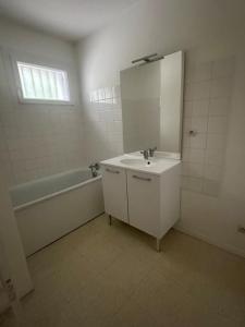 Louer Appartement Montreal-la-cluse Ain