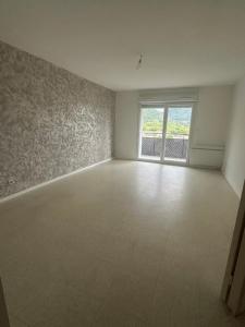 Louer Appartement Montreal-la-cluse 435 euros