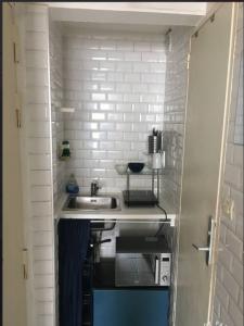 For rent Paris-10eme-arrondissement 1 room 14 m2 Paris (75010) photo 0