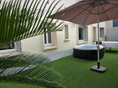 For sale Centre ville 5 rooms 115 m2 Herault (34500) photo 0
