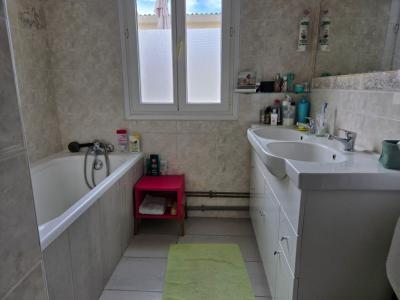 For sale Centre ville 5 rooms 115 m2 Herault (34500) photo 4