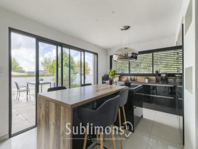 For sale Vannes 7 rooms 192 m2 Morbihan (56000) photo 4