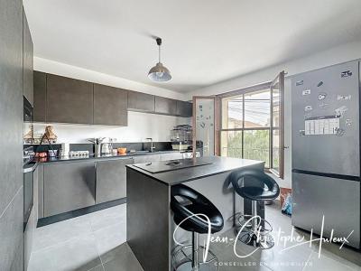 For sale Saint-gilles 3 rooms 78 m2 Gard (30800) photo 4