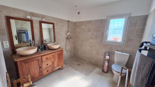 For sale Marseille-11eme-arrondissement 7 rooms 143 m2 Bouches du Rhone (13011) photo 3