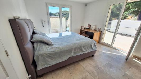 For sale Marseille-11eme-arrondissement 7 rooms 143 m2 Bouches du Rhone (13011) photo 4
