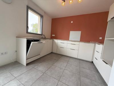 For sale Seiches-sur-le-loir 5 rooms 111 m2 Maine et loire (49140) photo 2