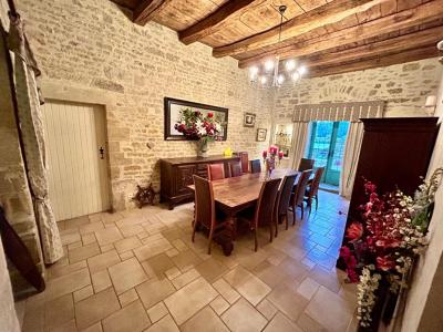 Acheter Prestige Saint-hilaire-des-loges 691533 euros