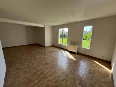 For sale Noyant 5 rooms 104 m2 Maine et loire (49490) photo 2