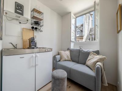 For sale Paris-1er-arrondissement 1 room 17 m2 Paris (75001) photo 1