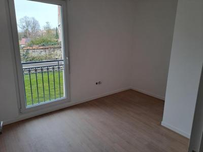 For rent Saint-pierre-du-perray 3 rooms 61 m2 Essonne (91280) photo 2