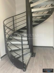 Louer Bureau 120 m2 Mery