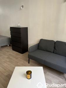 Louer Appartement 25 m2 Paris-17eme-arrondissement