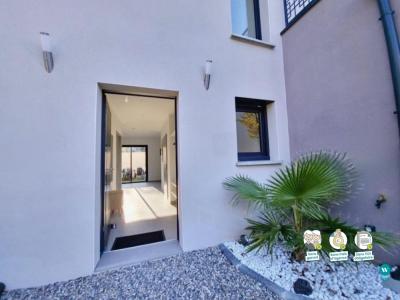 Annonce Location 8 pices Maison Venissieux 69