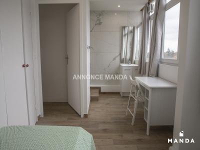 Louer Appartement 10 m2 Evry