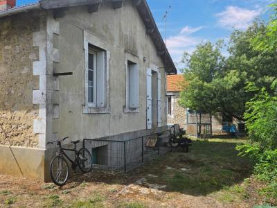 For sale Saintes 7 rooms 110 m2 Charente maritime (17100) photo 1