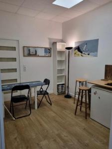 For rent Bordeaux 1 room 21 m2 Gironde (33000) photo 3