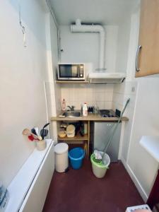 For rent Paris-18eme-arrondissement 1 room 21 m2 Paris (75018) photo 2