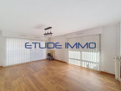 For sale Lille 3 rooms 71 m2 Nord (59000) photo 0