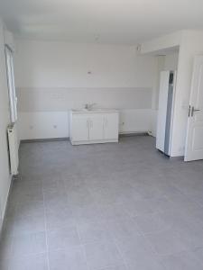 For rent Oyonnax 4 rooms 91 m2 Ain (01100) photo 0