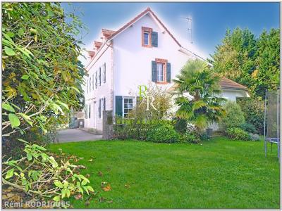 For sale Momas 10 rooms 219 m2 Pyrenees atlantiques (64230) photo 0