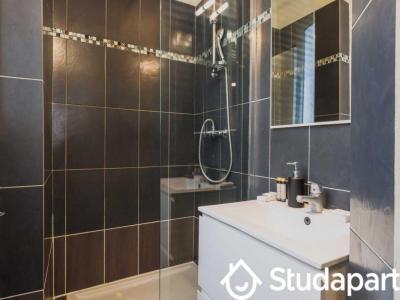 Louer Appartement Paris-10eme-arrondissement 2415 euros