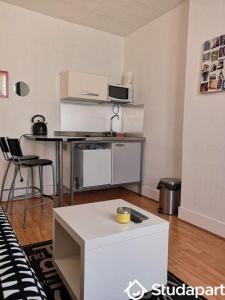 For rent Paris-11eme-arrondissement 1 room 17 m2 Paris (75011) photo 2