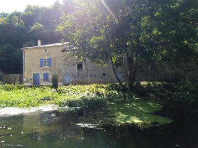 For sale 5 rooms 99 m2 Vienne (86400) photo 0