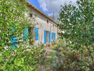 For sale Cours 2 rooms 91 m2 Deux sevres (79220) photo 0