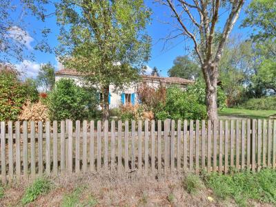 For sale Cours 2 rooms 91 m2 Deux sevres (79220) photo 2